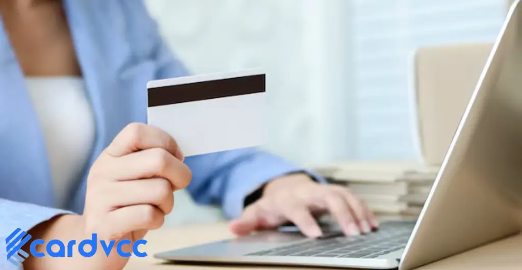 does credit card charge interest every month hdfc